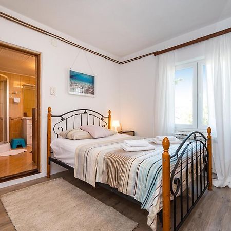 Vacation House Anna Karlobag Εξωτερικό φωτογραφία