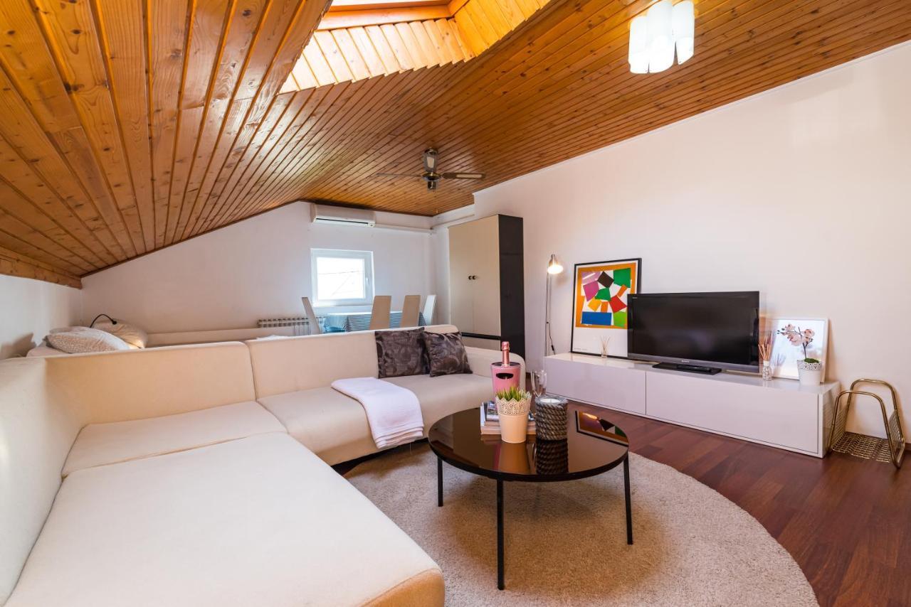 Vacation House Anna Karlobag Εξωτερικό φωτογραφία