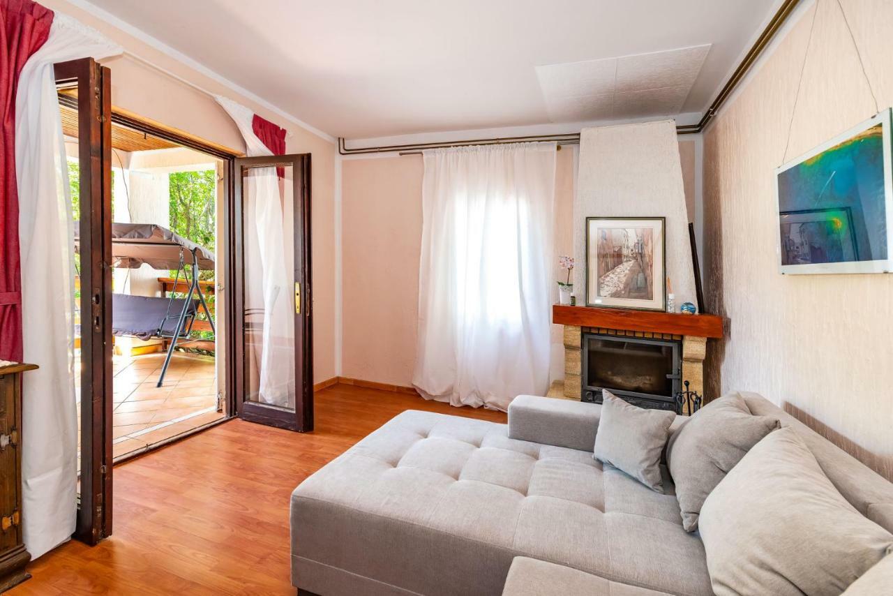 Vacation House Anna Karlobag Εξωτερικό φωτογραφία