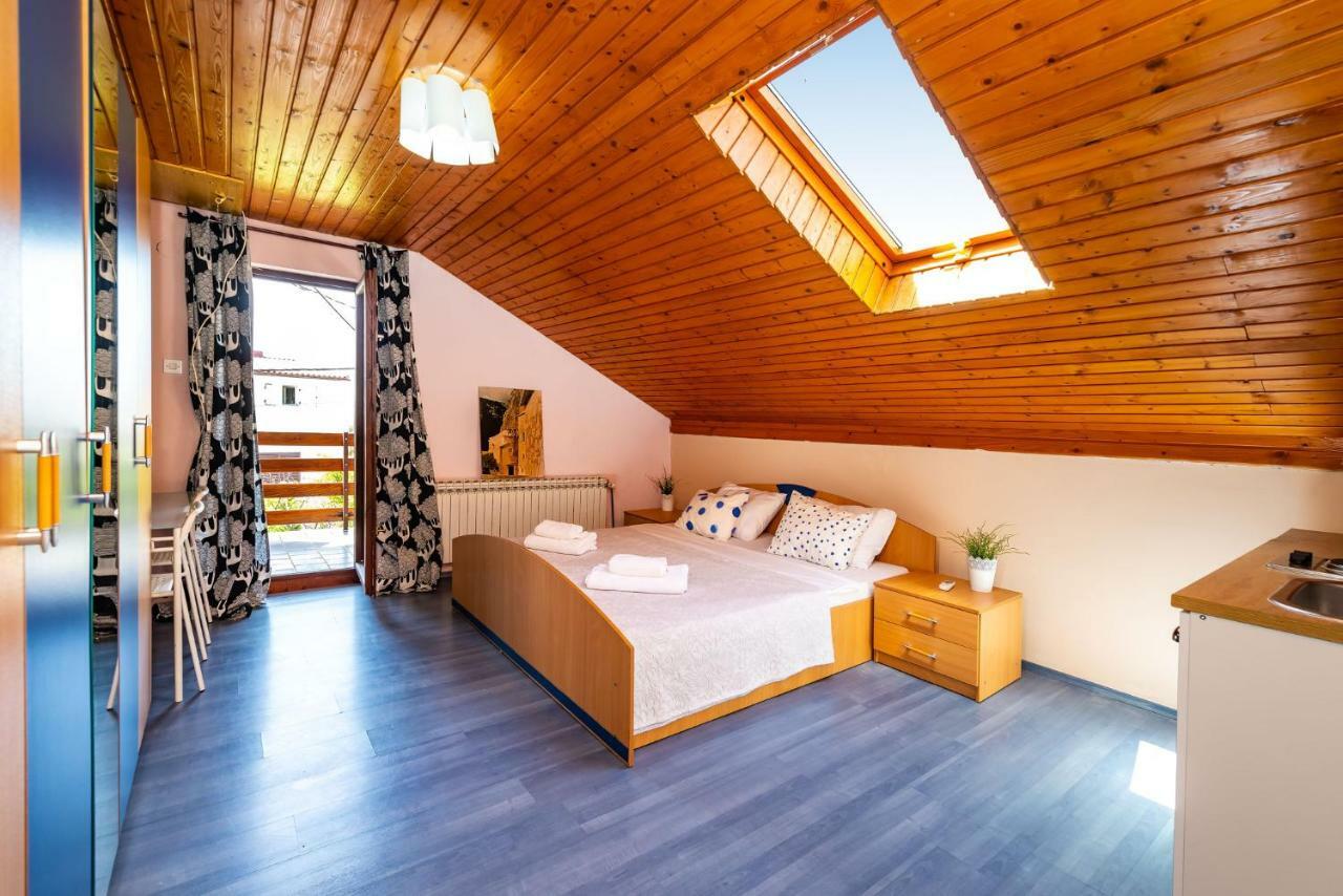 Vacation House Anna Karlobag Εξωτερικό φωτογραφία
