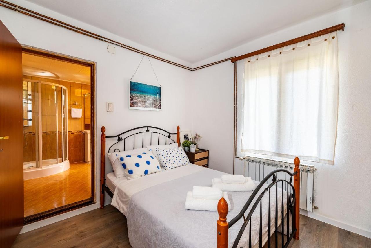 Vacation House Anna Karlobag Εξωτερικό φωτογραφία